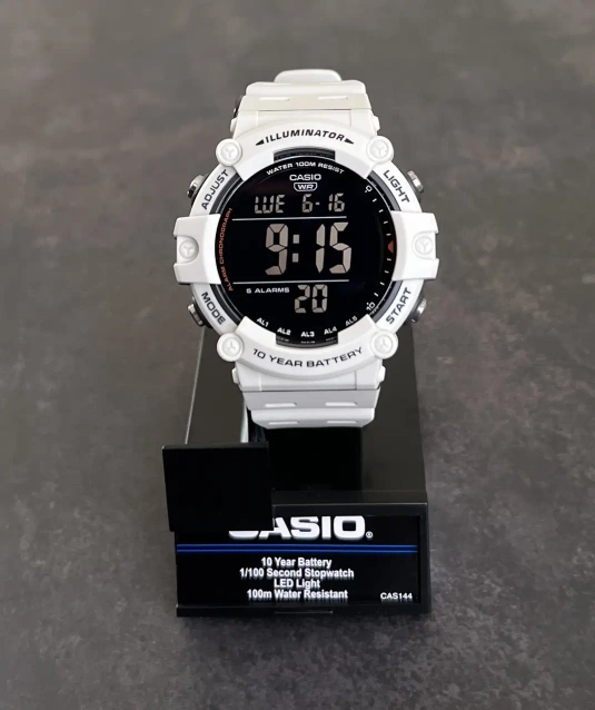 CASIO MEN'S WATCH AE-1500WH-8B2 + BOX