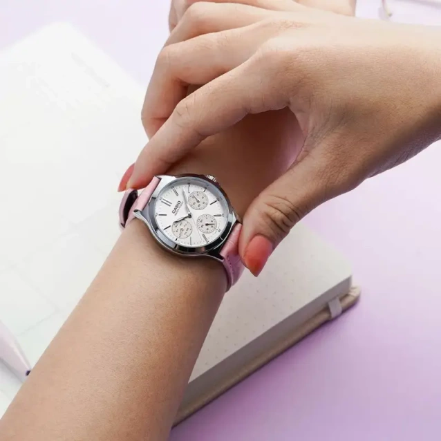 CASIO LTP-V300L-4A WOMEN'S WATCH (zd581b) + BOX