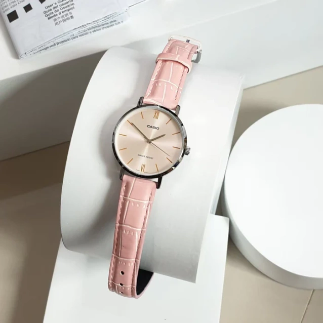 Casio LTP-VT01L-4B Women's Watch + BOX