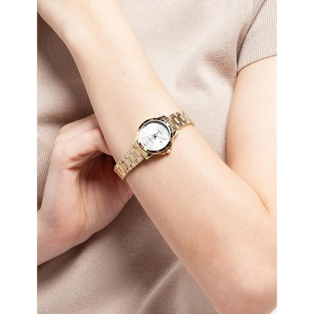 Casio Women's LTP-V004G-7B2 Watch (zd642b) + BOX