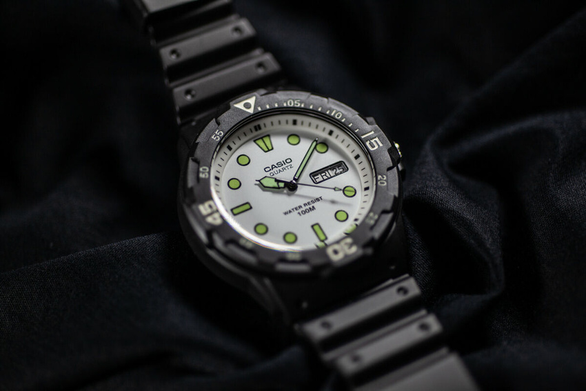 Casio Collection Men's Watch MRW-200H-7EVEF + BOX