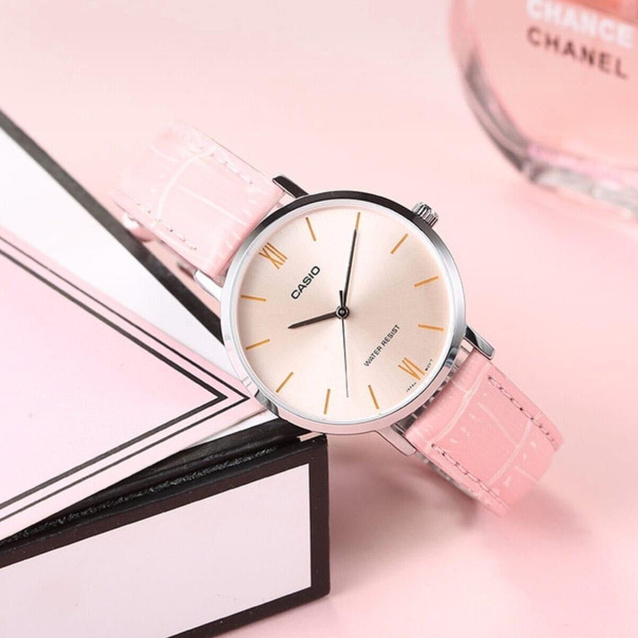 Casio LTP-VT01L-4B Women's Watch + BOX