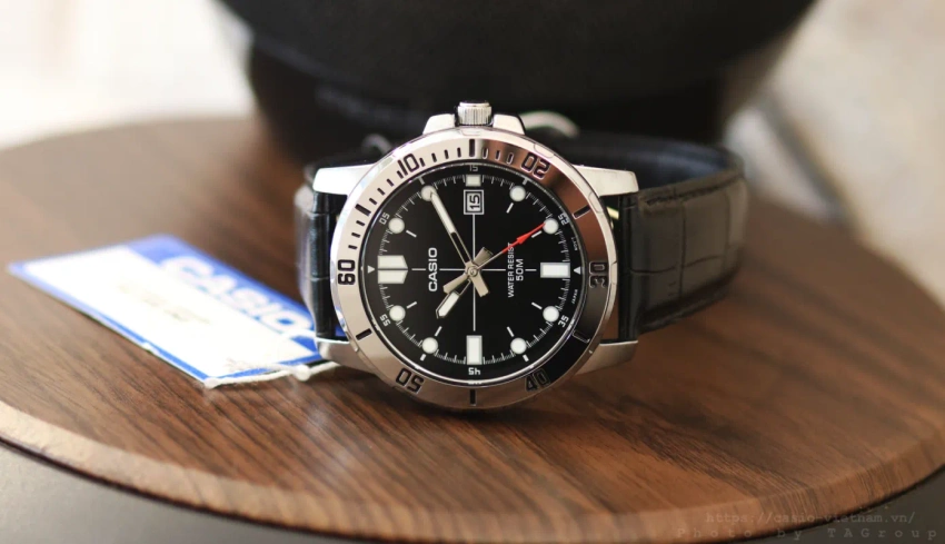 Casio Men's Watch MTP-VD01L-1EV + BOX