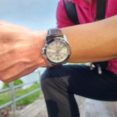 Casio Men's Watch MTP-VD01L-7CVUDF + BOX