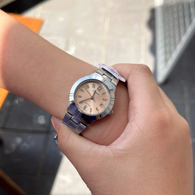 CASIO WOMEN'S WATCH LTP-1241D-4A3 + BOX