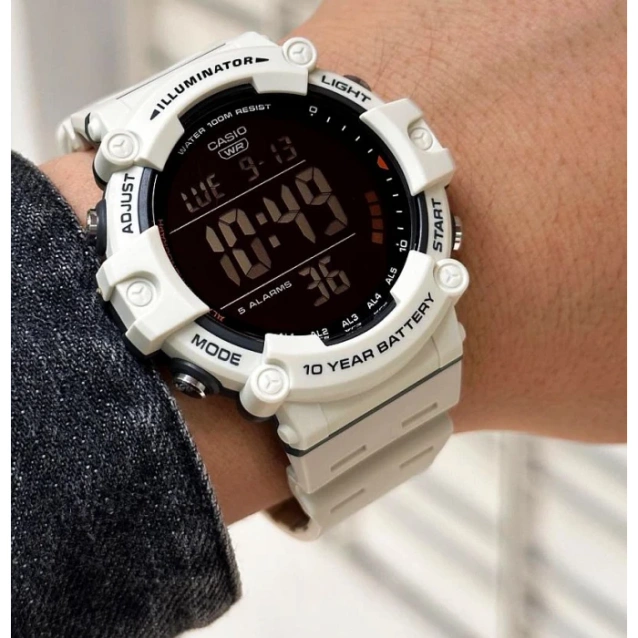 CASIO MEN'S WATCH AE-1500WH-8B2 + BOX