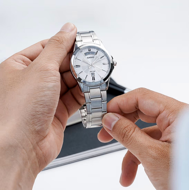 CASIO MEN'S WATCH MTP-1381D-7AVDF (zd076b) + BOX