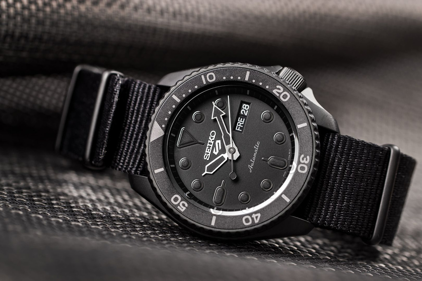 SEIKO MEN'S WATCH SRPD79K1+ BOX