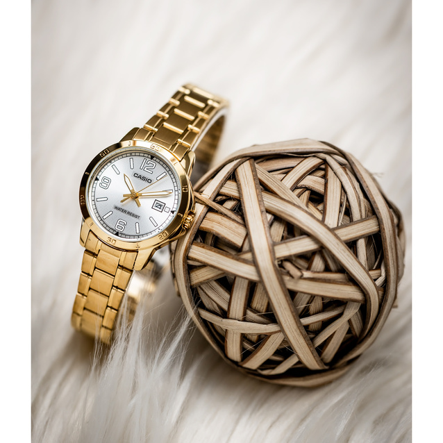 Casio Women's LTP-V004G-7B2 Watch (zd642b) + BOX