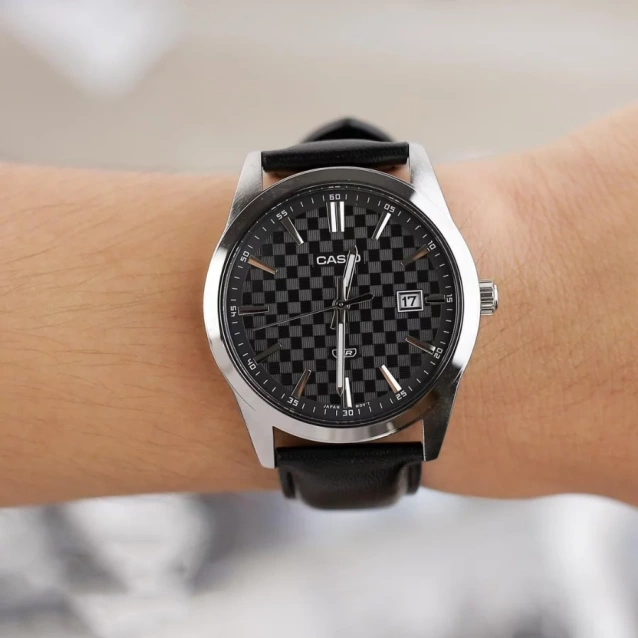 CASIO MTP-VD03L-1A MEN'S WATCH + BOX