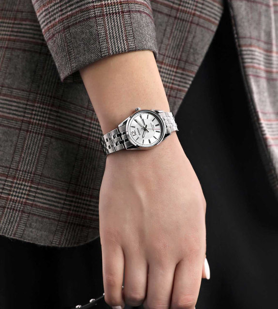 Casio LTP-1335D-7A Women's Watch (zd644e) + BOX