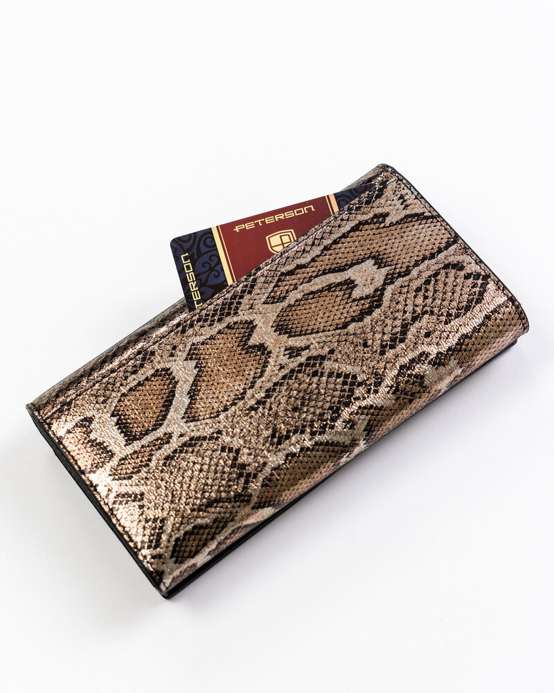 Lakierowany portfel damski ze wzorem wężowej skóry - Peterson