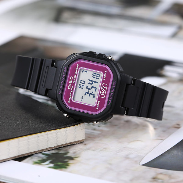 ZEGAREK DZIECIĘCY CASIO LA-20WH-4ADF  + BOX