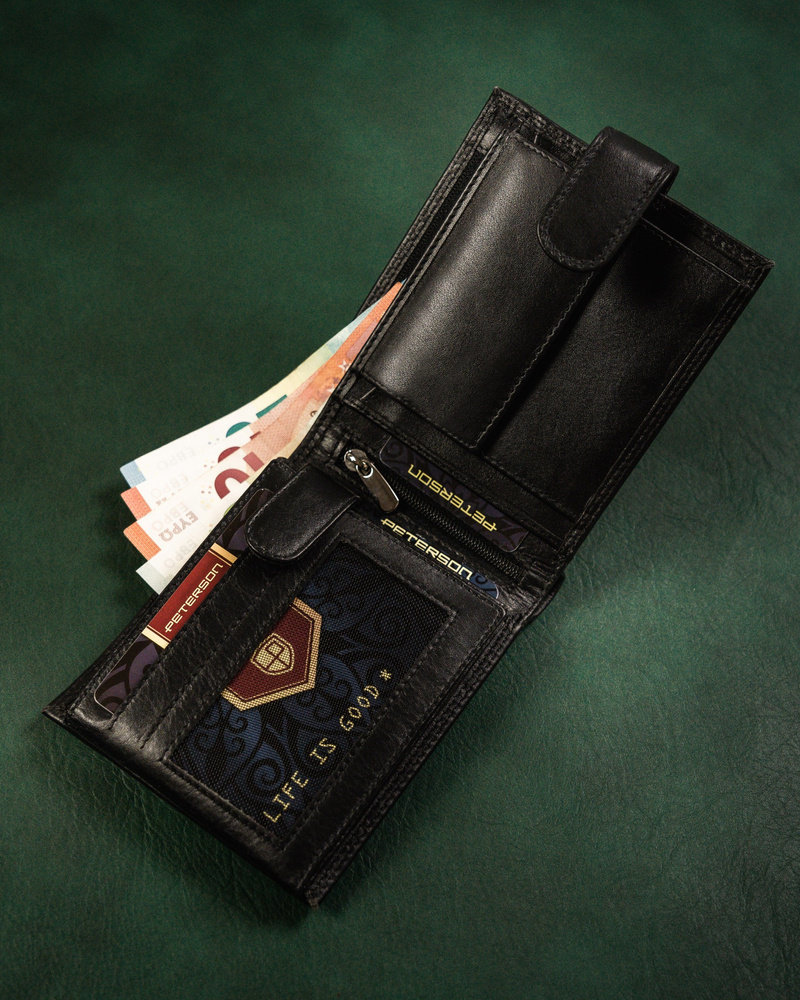 Zapinany portfel męski z systemem RFID Protect - Peterson