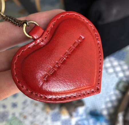 Skórzany brelok do kluczy w kształcie serca - Peterson